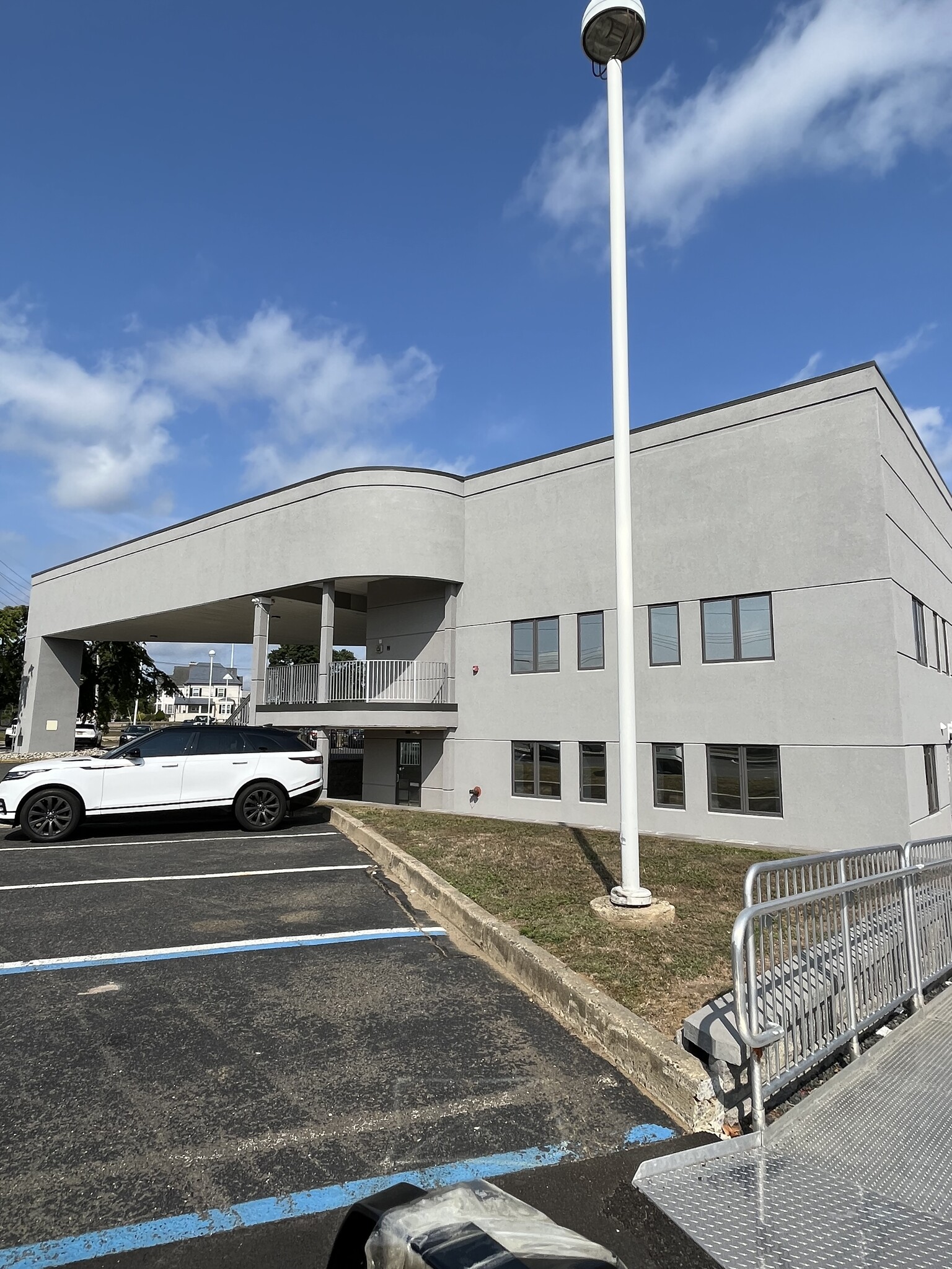 10 Drs James Parker Blvd, Red Bank, NJ for lease Building Photo- Image 1 of 2