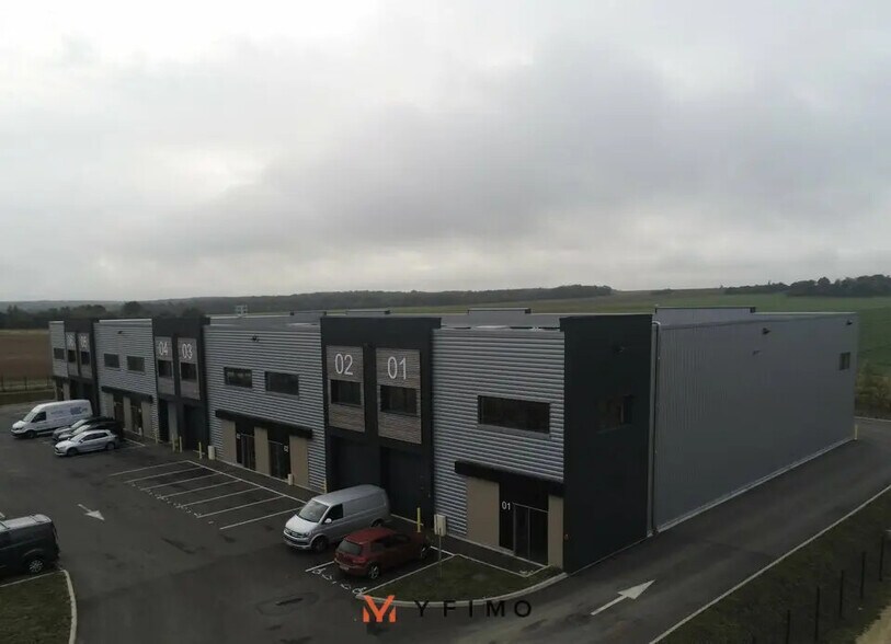 Flex in Droue-sur-Drouette for lease - Building Photo - Image 1 of 9