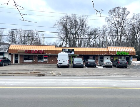 6575-6585 Commerce Rd, West Bloomfield, MI for sale - Building Photo - Image 1 of 1