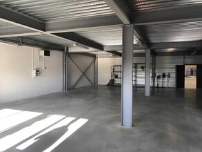 13 Avenue Du Parc Alata, Creil for lease Interior Photo- Image 2 of 7