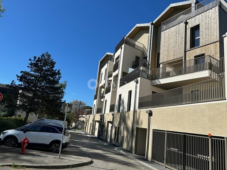 Office in La Riche for sale - Building Photo - Image 3 of 9