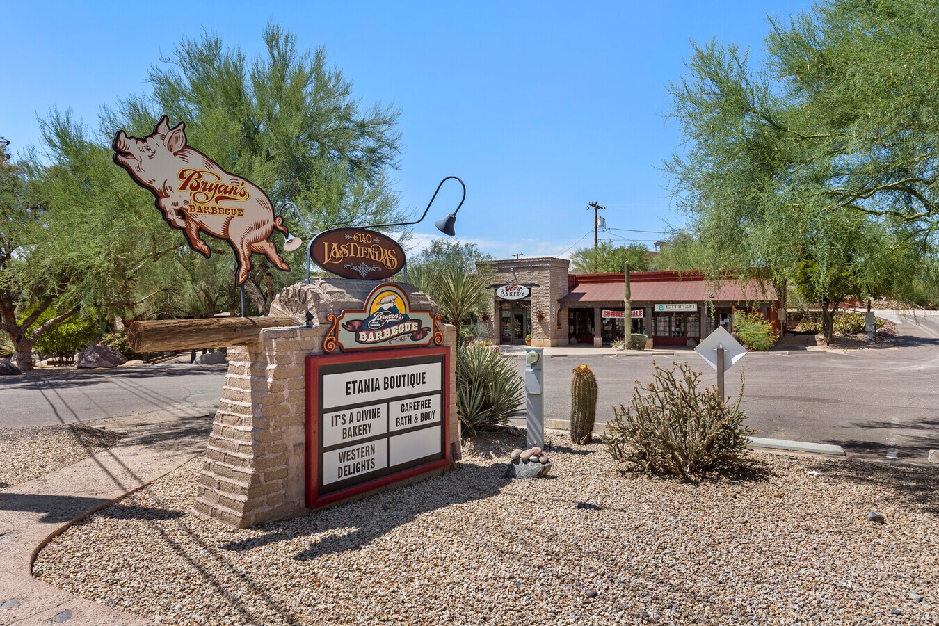 6140 E Cave Creek Rd, Cave Creek, AZ 85331