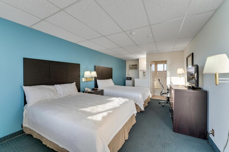 590 W Main St, Vernal, UT for sale - Building Photo - Image 3 of 30