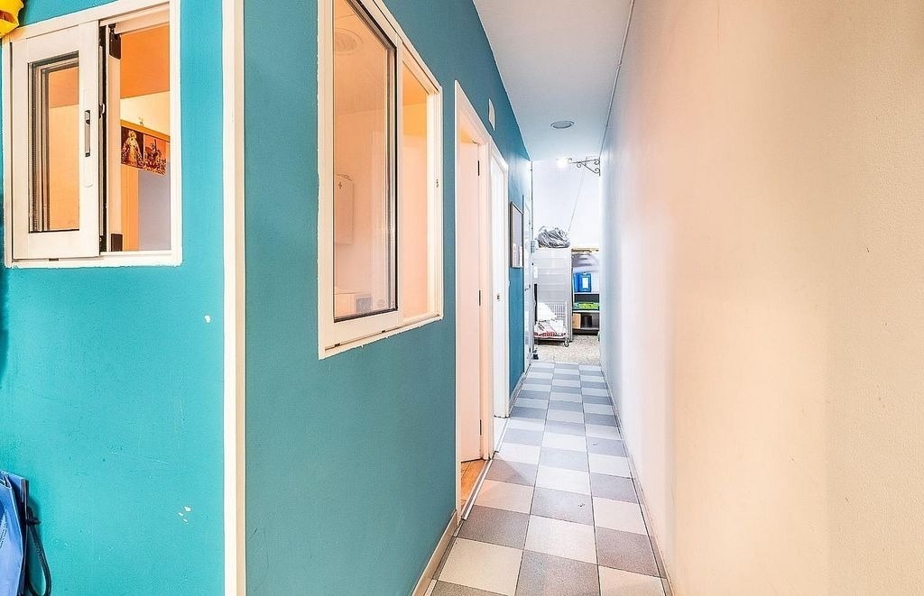 Madrid, MAD 28008 - Unit 03 - - Interior Photo - Image 1 of 3