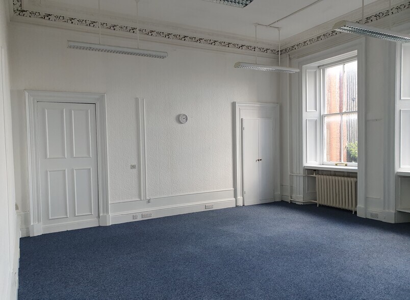 34 Station Sq, Inverness for lease - Building Photo - Image 3 of 3