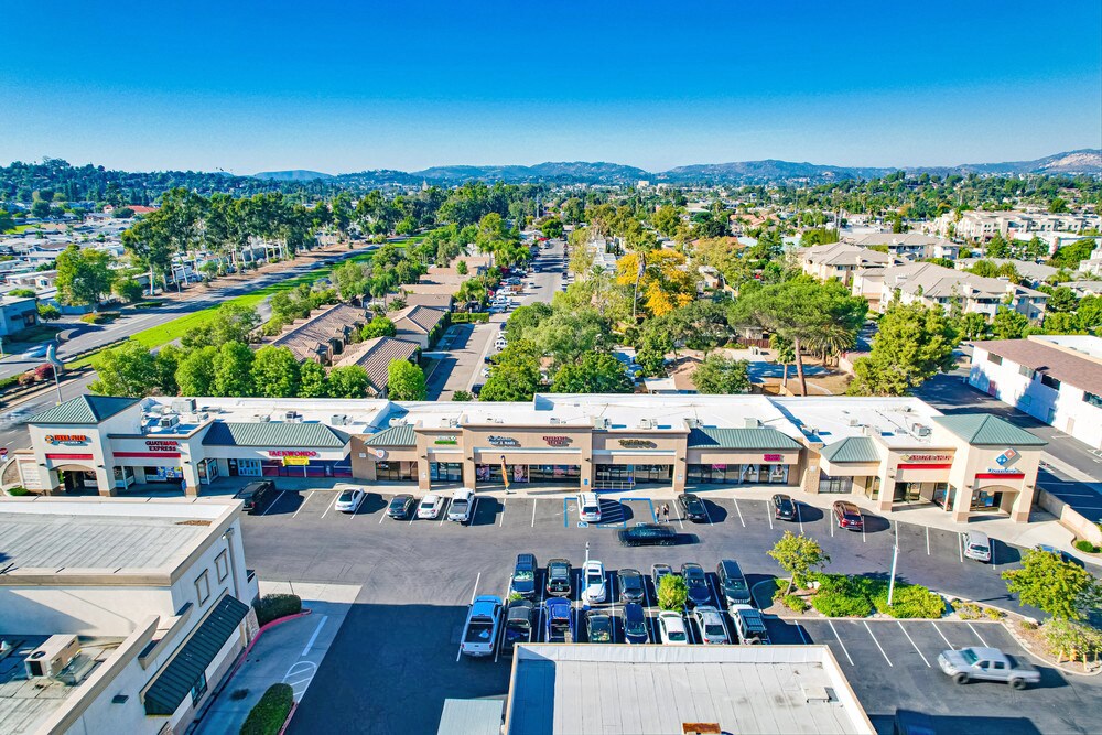 410 W Felicita Ave, Escondido, CA for lease Primary Photo- Image 1 of 2