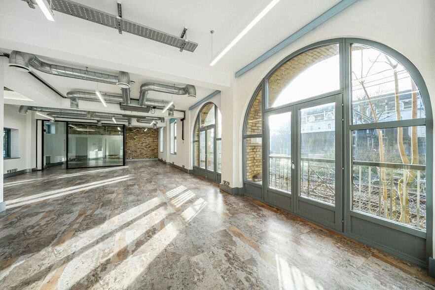 3-10 Bridge Approach, London for lease - Building Photo - Image 3 of 39