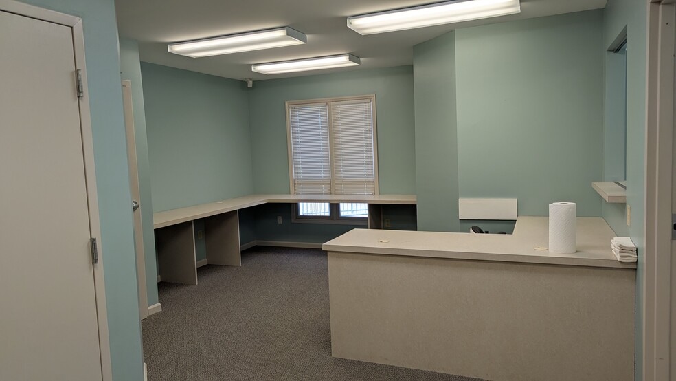 139 Lewis Ave, Circleville, OH for lease - Interior Photo - Image 3 of 13