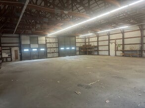 242 Glassmaster Rd, Lexington, SC for lease Building Photo- Image 2 of 3