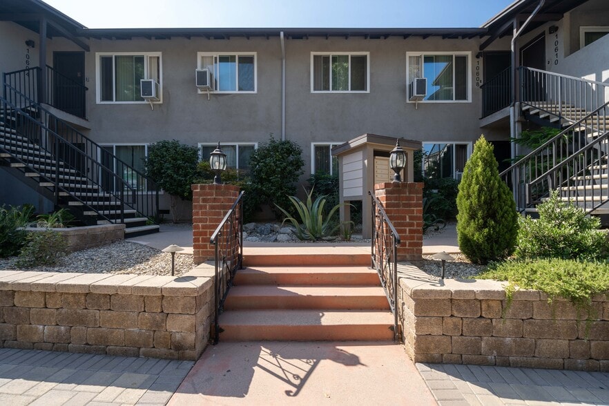 10602-10610 Landale St, Toluca Lake, CA for sale - Building Photo - Image 2 of 31