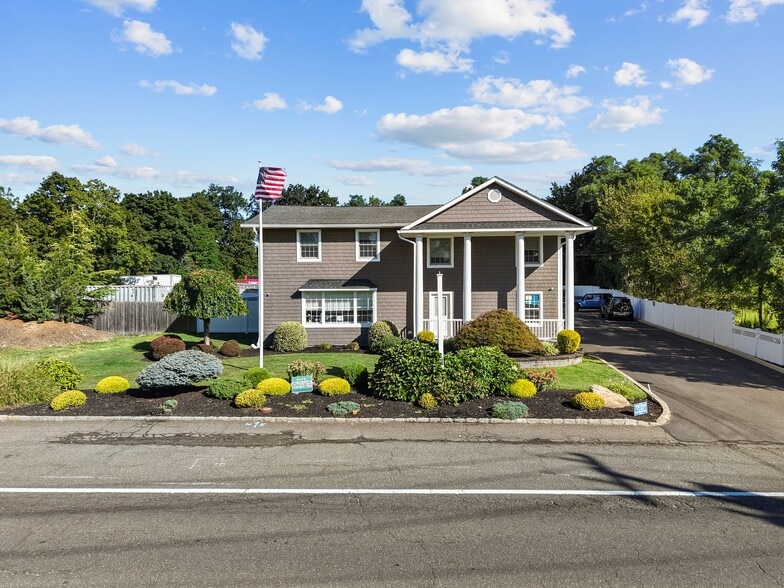 551 N Route 25A, Saint James, NY for sale - Building Photo - Image 1 of 22