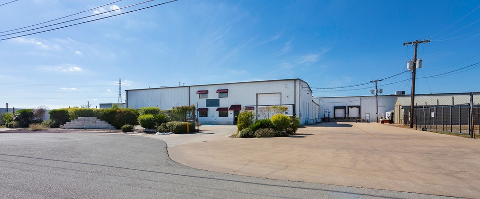 1403 E Mlk Jr Industrial Blvd, Lockhart, TX for sale - Primary Photo - Image 1 of 1