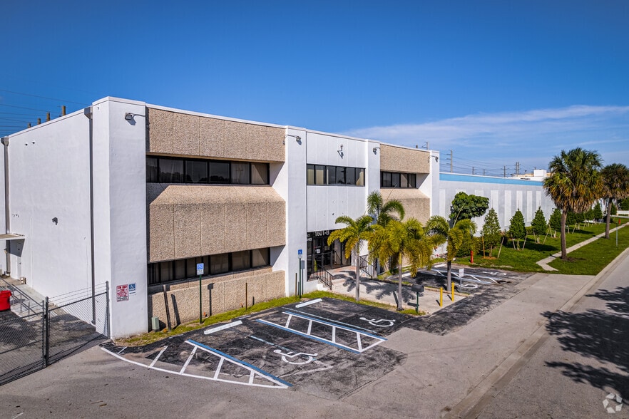 1601 Hill Ave, West Palm Beach, FL for lease - Building Photo - Image 2 of 4