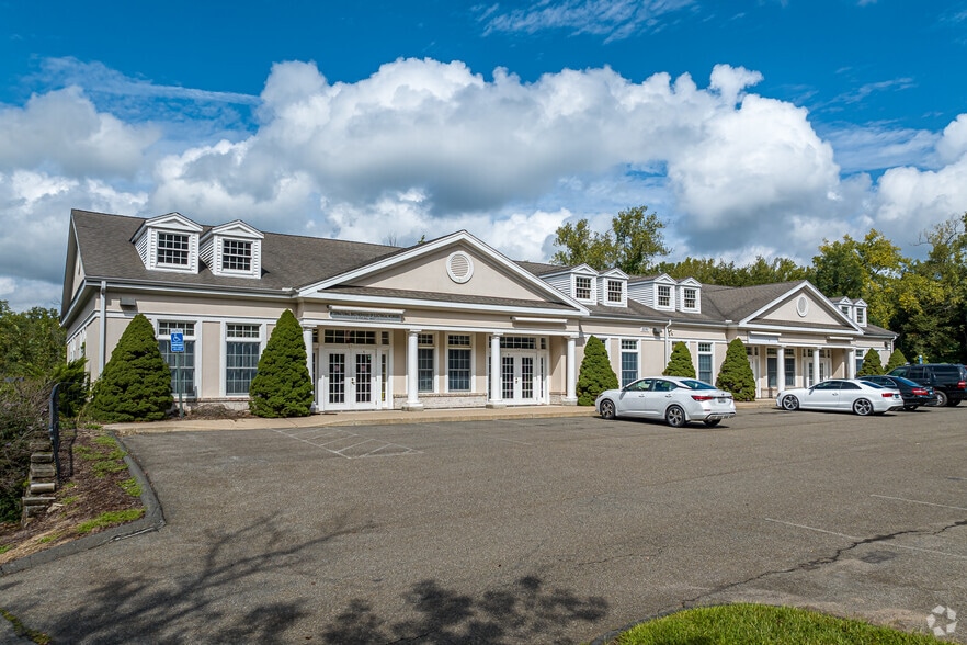 2590-2594 Berlin Tpke, Berlin, CT for sale - Building Photo - Image 1 of 1