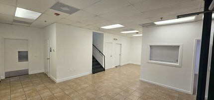 7075 Kingspointe Pky, Orlando, FL for lease Building Photo- Image 2 of 20