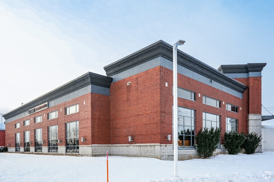 5540 Boul des Gradins, Québec, QC for sale - Primary Photo - Image 1 of 3