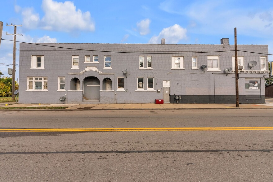 2305 Junction St, Detroit, MI for sale - Building Photo - Image 2 of 34
