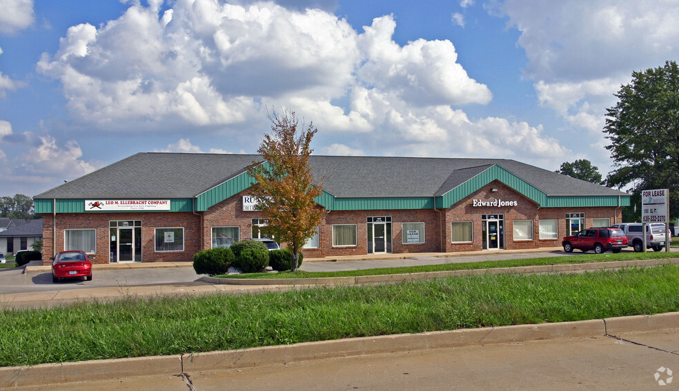 1000 Corporate Pky, Wentzville, MO for sale - Building Photo - Image 1 of 1