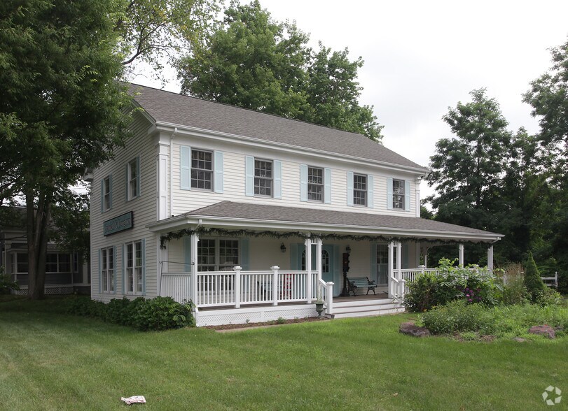 544 Buckland Rd, South Windsor, CT for sale - Primary Photo - Image 1 of 1