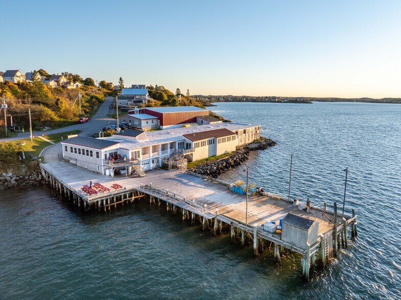 69 Johnson St, Lubec, ME for sale - Building Photo - Image 1 of 1