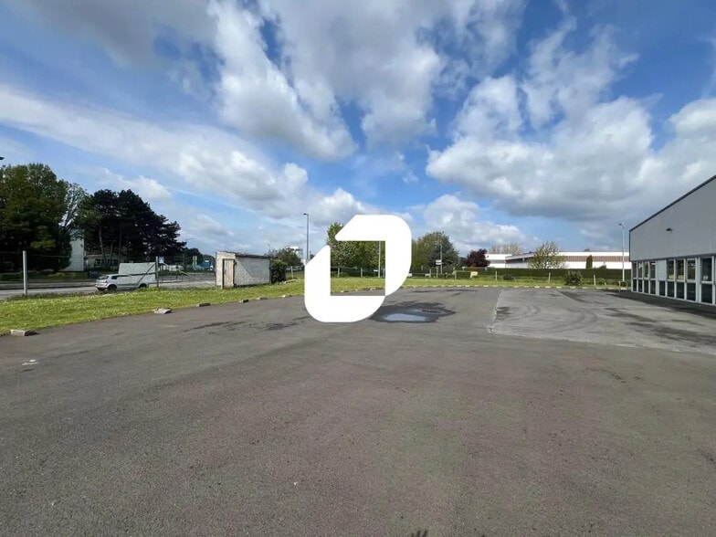 Flex in Ruitz for lease - Building Photo - Image 2 of 9