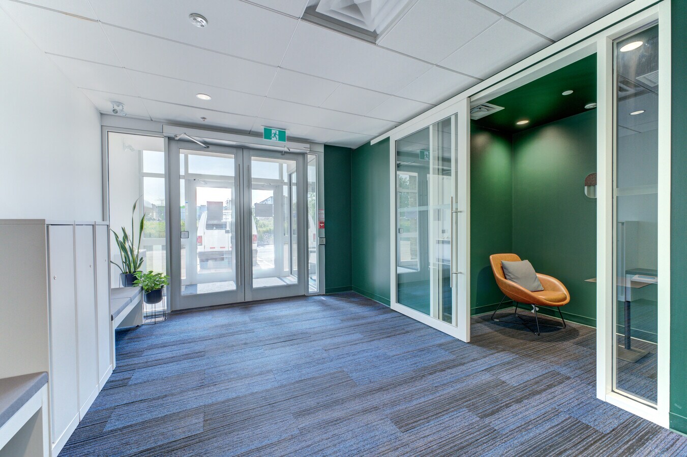 211 Pritchard Rd, Hamilton, ON L8W 3Y5