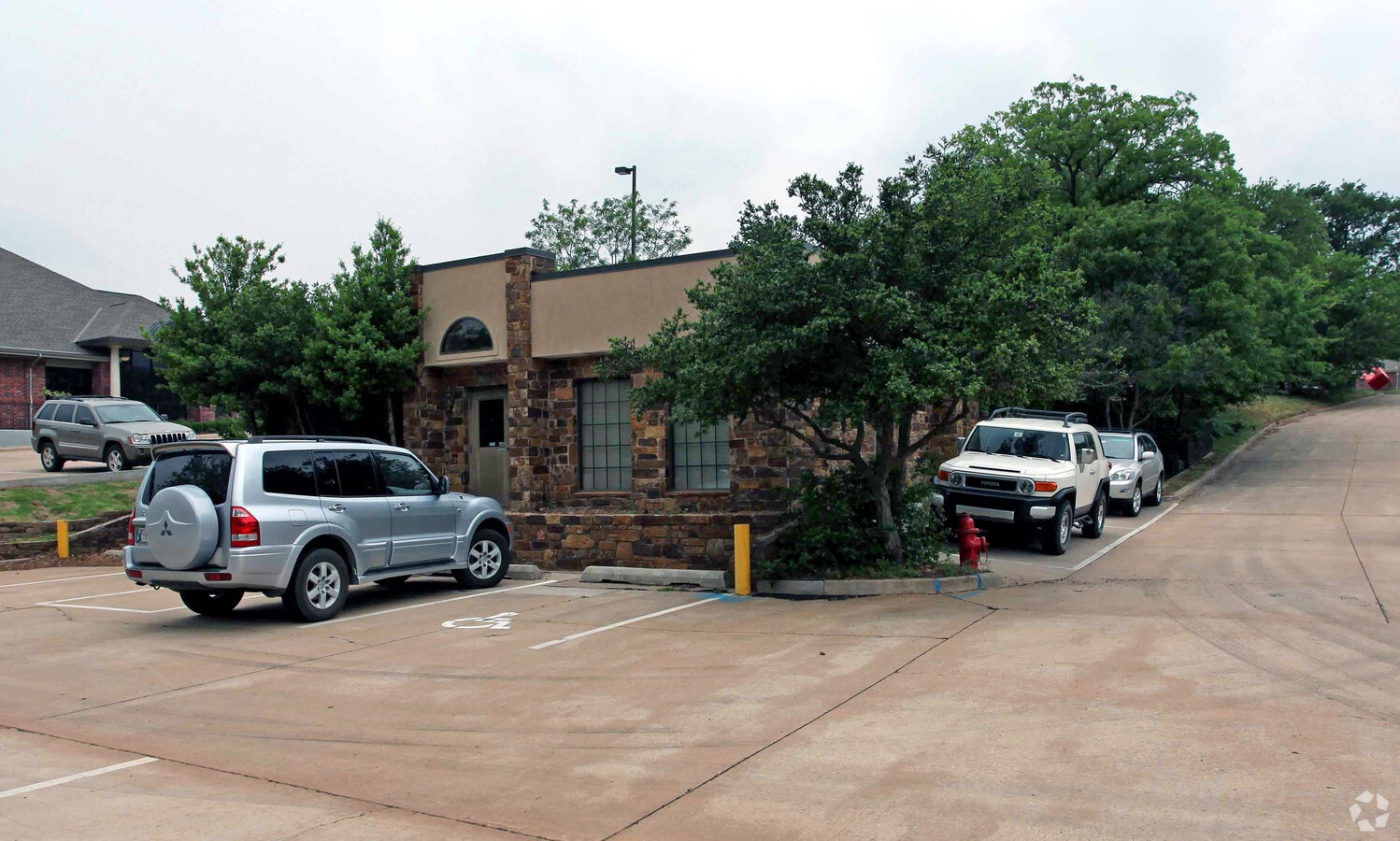 910 S Bryant Ave, Edmond, OK 73034