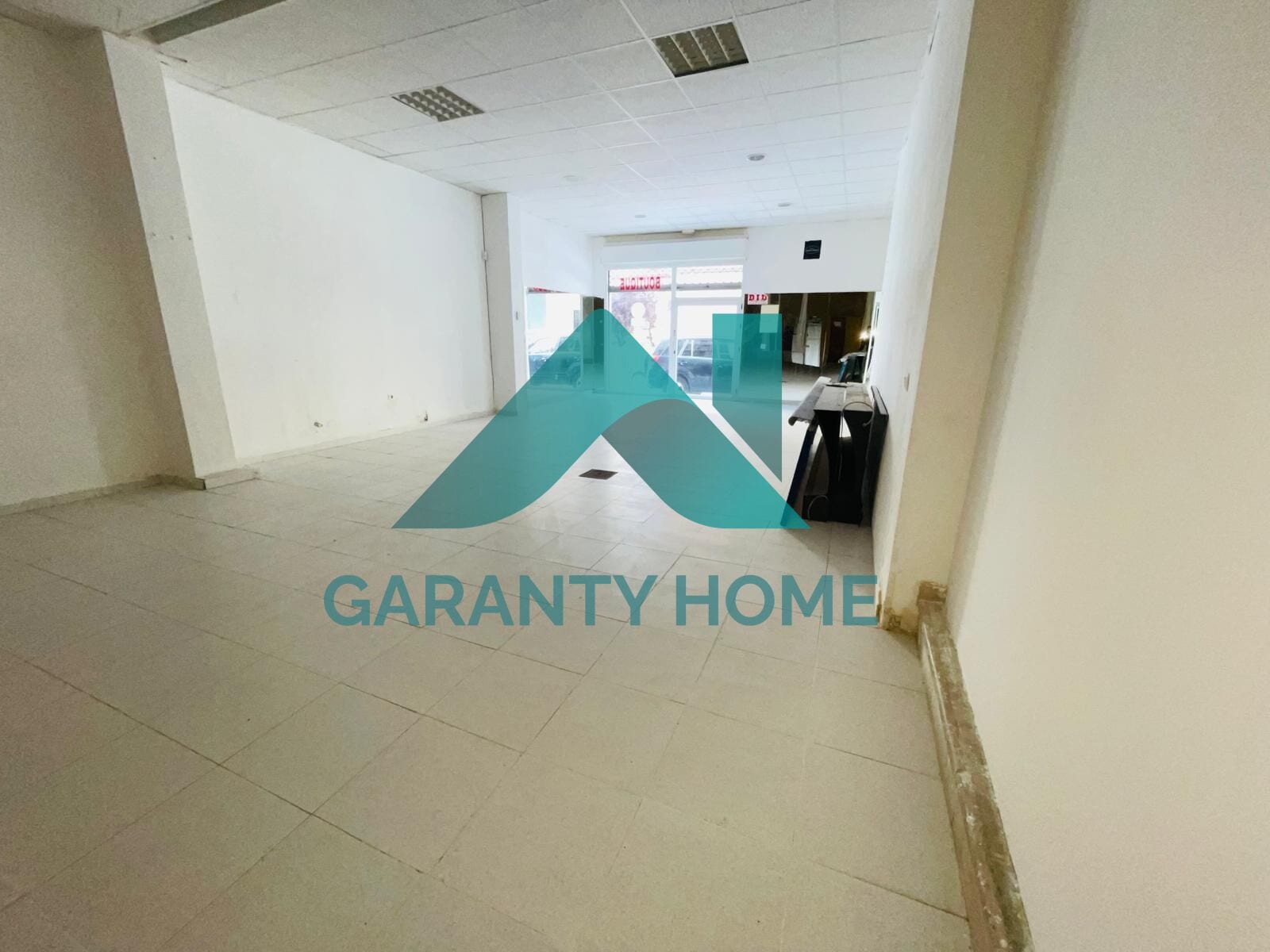 Retail in Cáceres, Cáceres for lease Interior Photo- Image 1 of 6