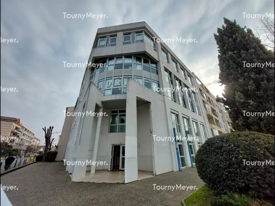 Office in Toulouse for lease Building Photo- Image 1 of 9