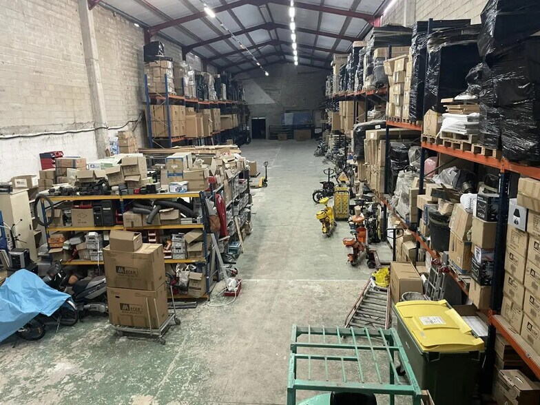 Flex in Bagnolet for lease - Building Photo - Image 3 of 9