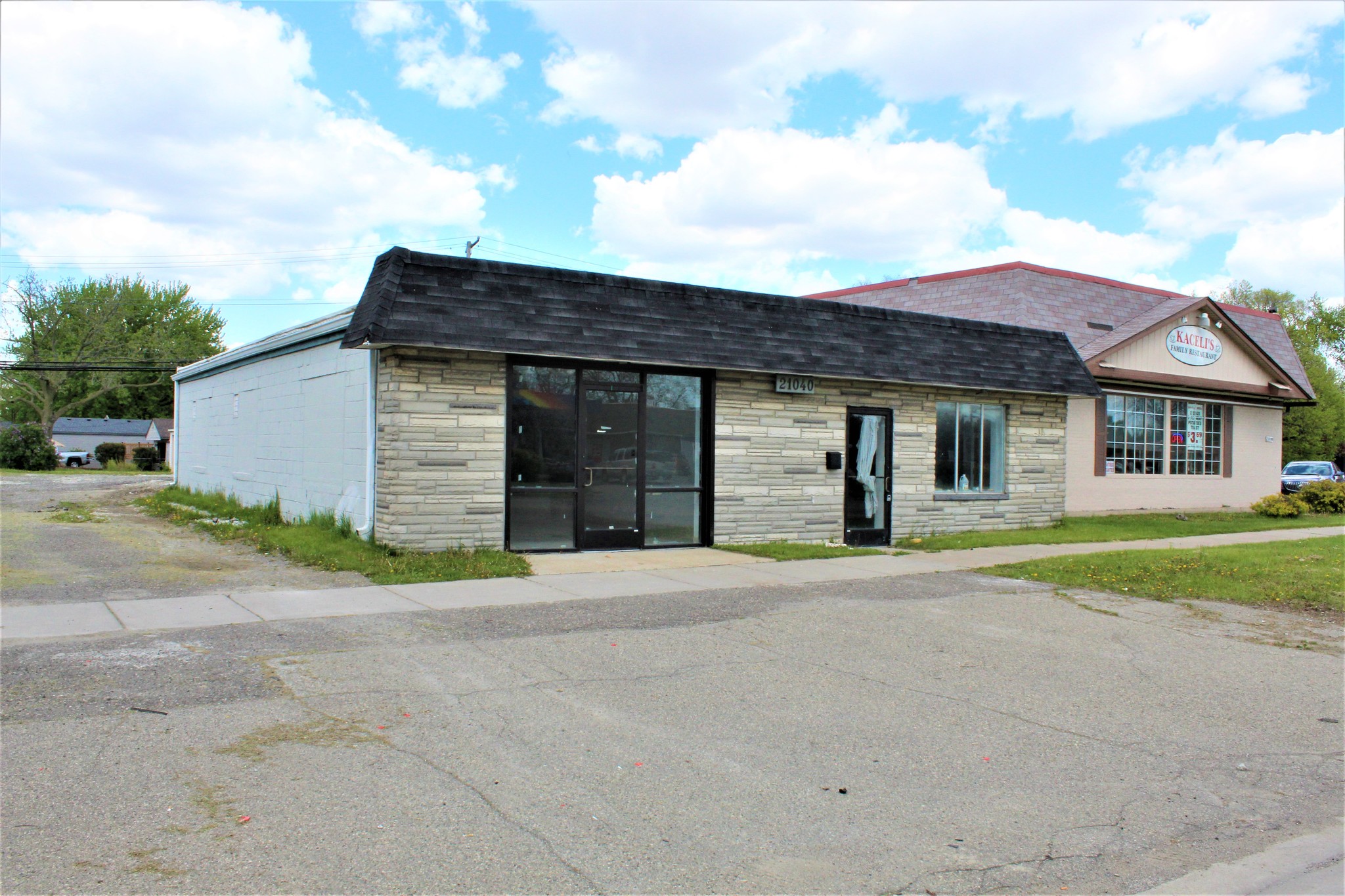 21040 Ecorse Rd, Taylor, MI for sale Building Photo- Image 1 of 1