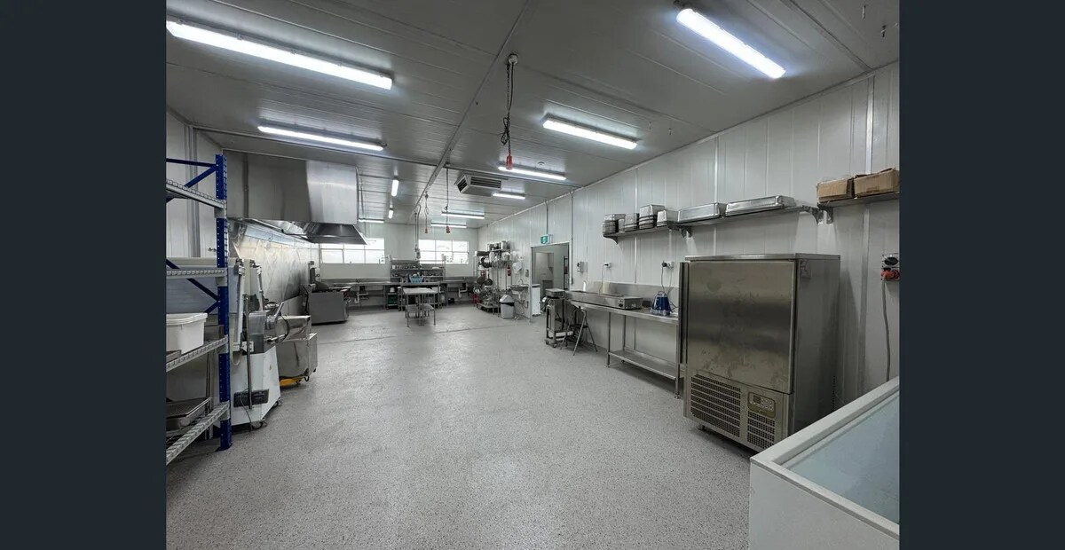 309 Boundary Rd, Mordialloc, VIC 3195 - Unit 6 -  - Interior Photo - Image 1 of 2