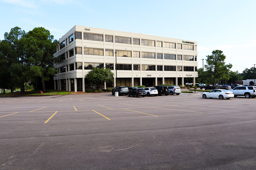 5860 Ridgeway Center Pky, Memphis, TN for lease - Building Photo - Image 1 of 7