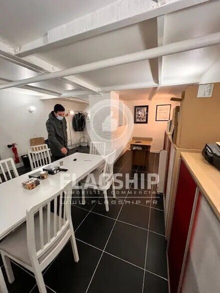 Retail in Paris for lease - Interior Photo - Image 3 of 5