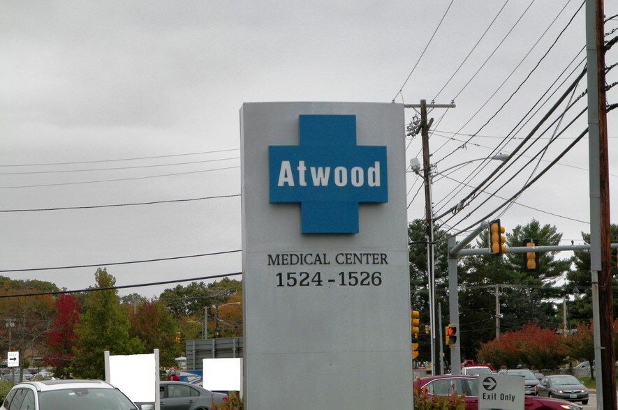 1524 Atwood Ave, Johnston, RI 02919