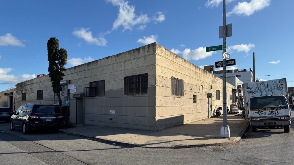 Flushing Warehouse portfolio of 2 properties for sale on LoopNet.com - Building Photo - Image 3 of 6