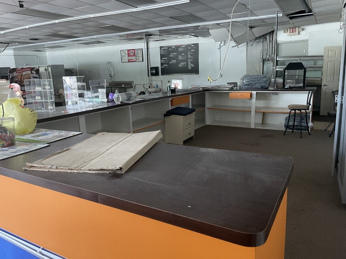 421423 Darrow Rd, Akron, OH 44305