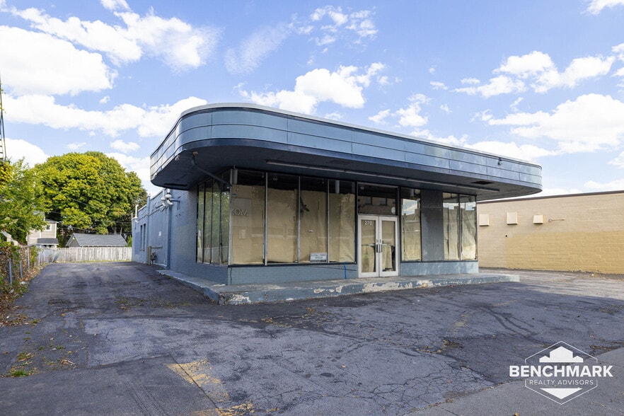 266-270 Monroe Ave, Rochester, NY for lease - Building Photo - Image 2 of 23