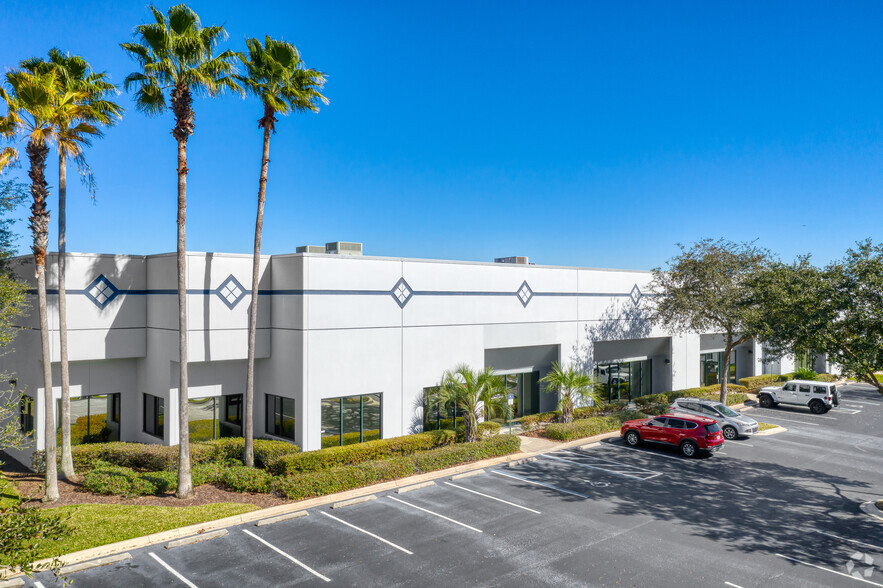 9025 Boggy Creek Rd, Orlando, FL for lease - Building Photo - Image 1 of 8