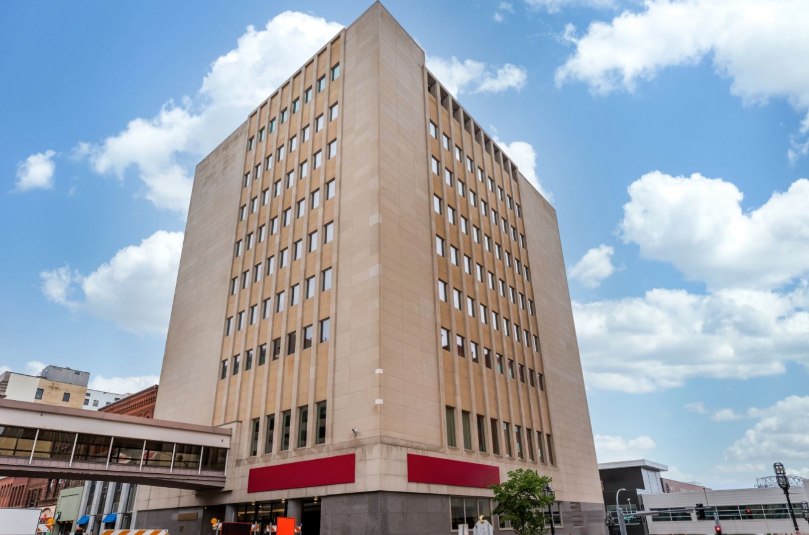 230 W Superior St, Duluth, MN 55802 Wells Fargo Center