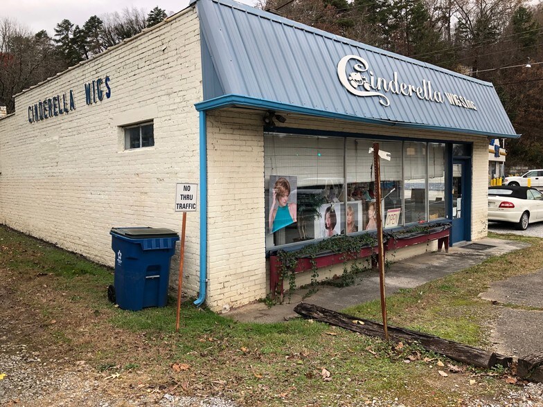 801 Chickamauga Ave, Rossville, GA 30741