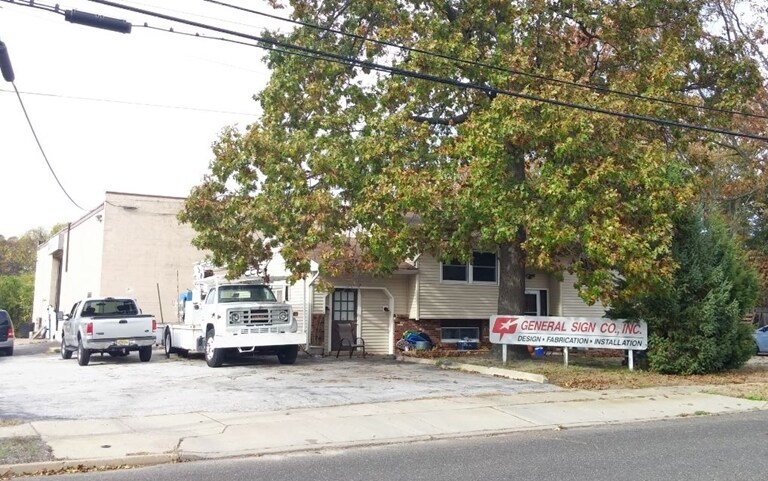 105 Chestnut Ave, Berlin Township, NJ for sale - Primary Photo - Image 1 of 1