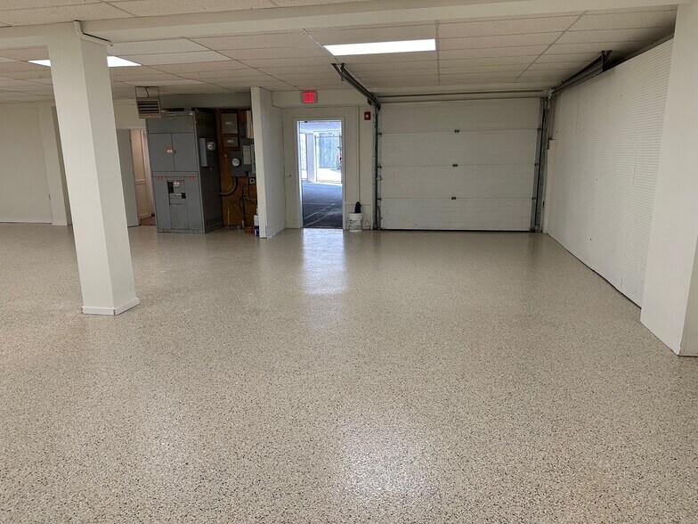 87 Taylor Ave, Norwalk, CT for lease - Interior Photo - Image 1 of 9