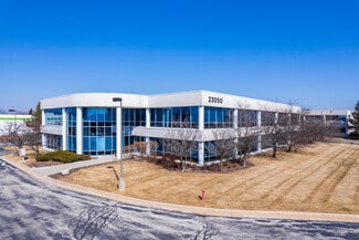 More details for N28W23050 Roundy Dr, Pewaukee, WI - Office for Sale