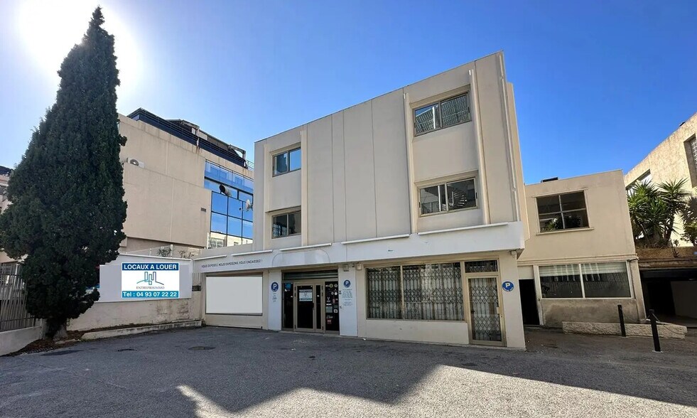 111 Avenue Léon Bérenger, Saint-Laurent-du-Var for lease - Building Photo - Image 1 of 5