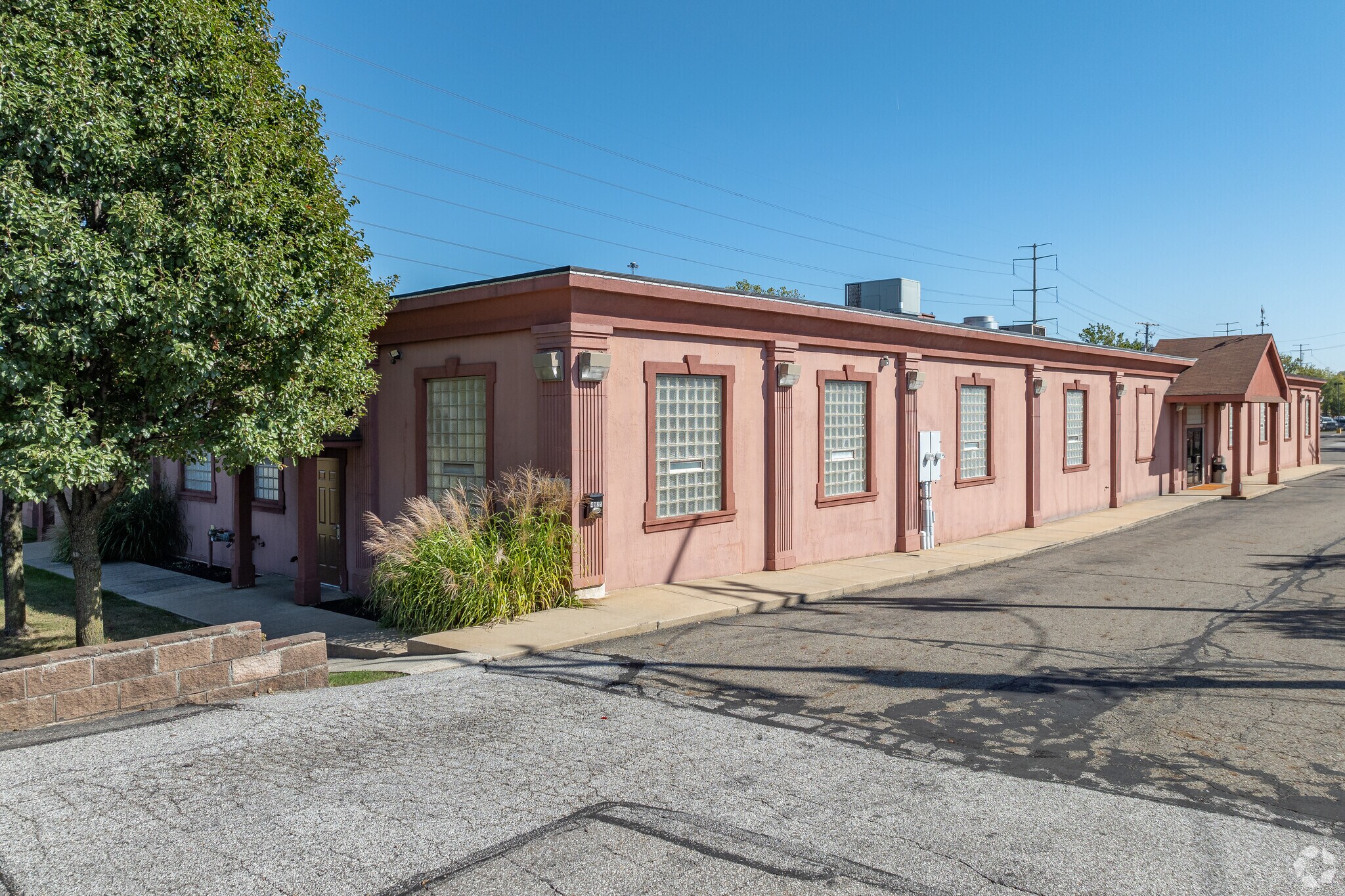 4925 State Rd, Cleveland, OH for lease Primary Photo- Image 1 of 6