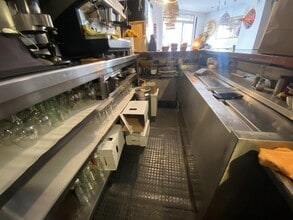 Retail in Barcelona, Barcelona for lease Interior Photo- Image 1 of 3