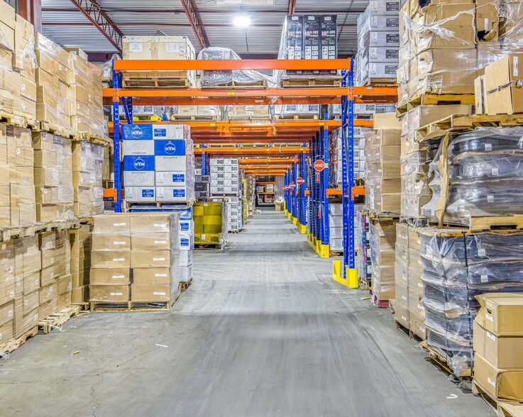 260 Rue Lord, Napierville, QC for lease - Interior Photo - Image 3 of 8