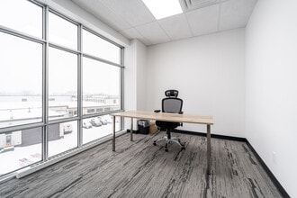 333 Boul Décarie, Montréal, QC for lease Building Photo- Image 1 of 7