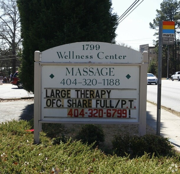 1799 Clairmont Rd, Decatur, GA for sale - Building Photo - Image 2 of 5